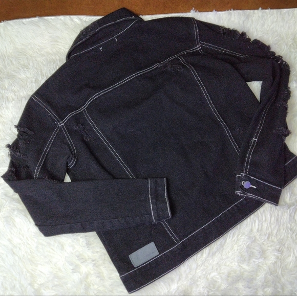 New LF CARMAR Distressed Jean Jacket Size M - Picture 4 of 10